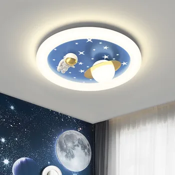 Avizeler çocuk odası Modern tavan ışıkları Fan ile Led ve kontrol Erkek ve Kız odası için Ev dekor astronot lambası Fan