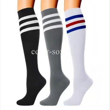 Koşu Yeni varis çorabı futbol çorapları 20-30 Mmhg Erkekler Kadınlar spor çorapları Maraton Bisiklet Futbol Varisli Damarlar