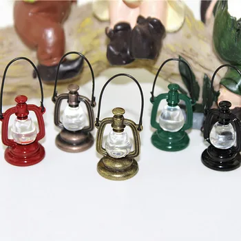 1/12 Dollhouse Minyatür Aksesuarları Mini Metal Vintage gaz lambası Simülasyon Ahır Fener Model Oyuncaklar Bebek için seramik karo